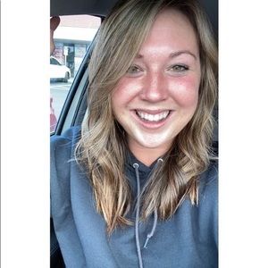 Meet your Posher, Alexandra